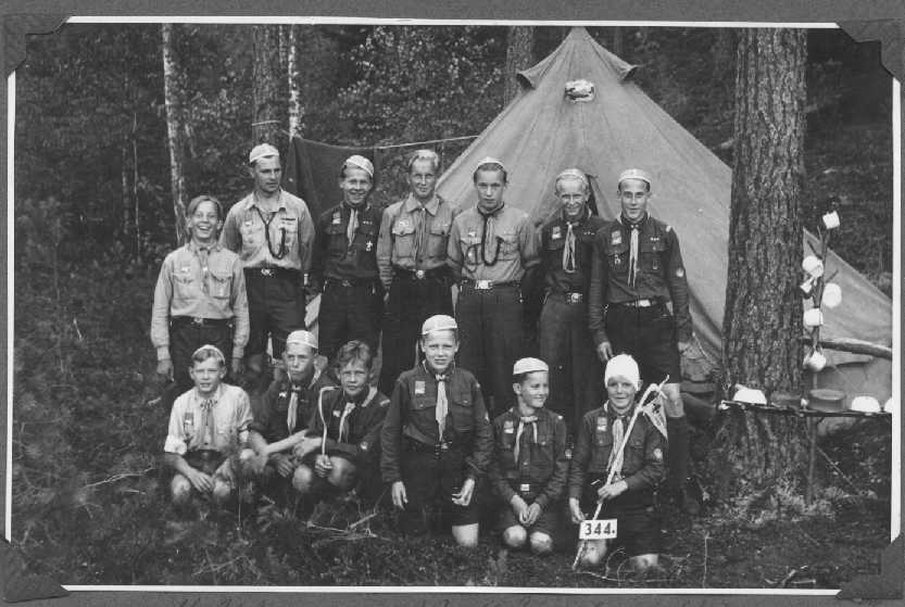 Korven Poikia Vierum�en Suurleirill� 1948